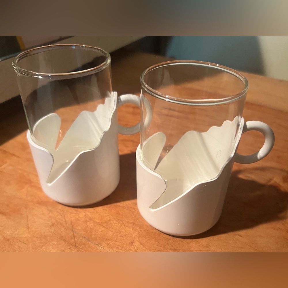 Set of 2 vintage 80s Holland glass and plastic cups